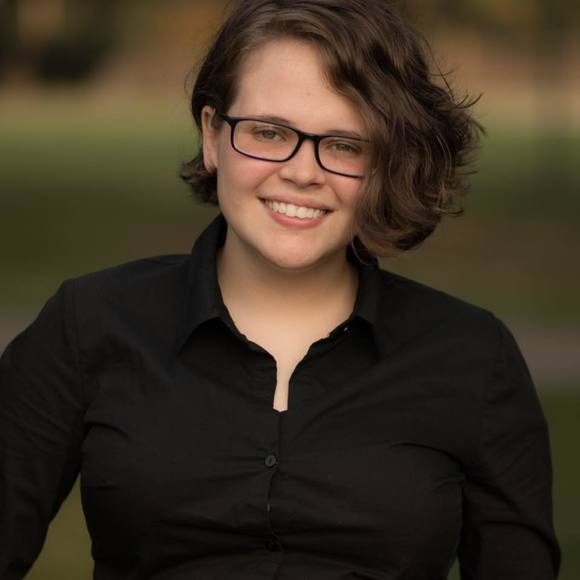 Meet your Posher, Amanda - Picture 1 of 1